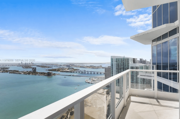 LUXURY IN THE MIAMI SKY