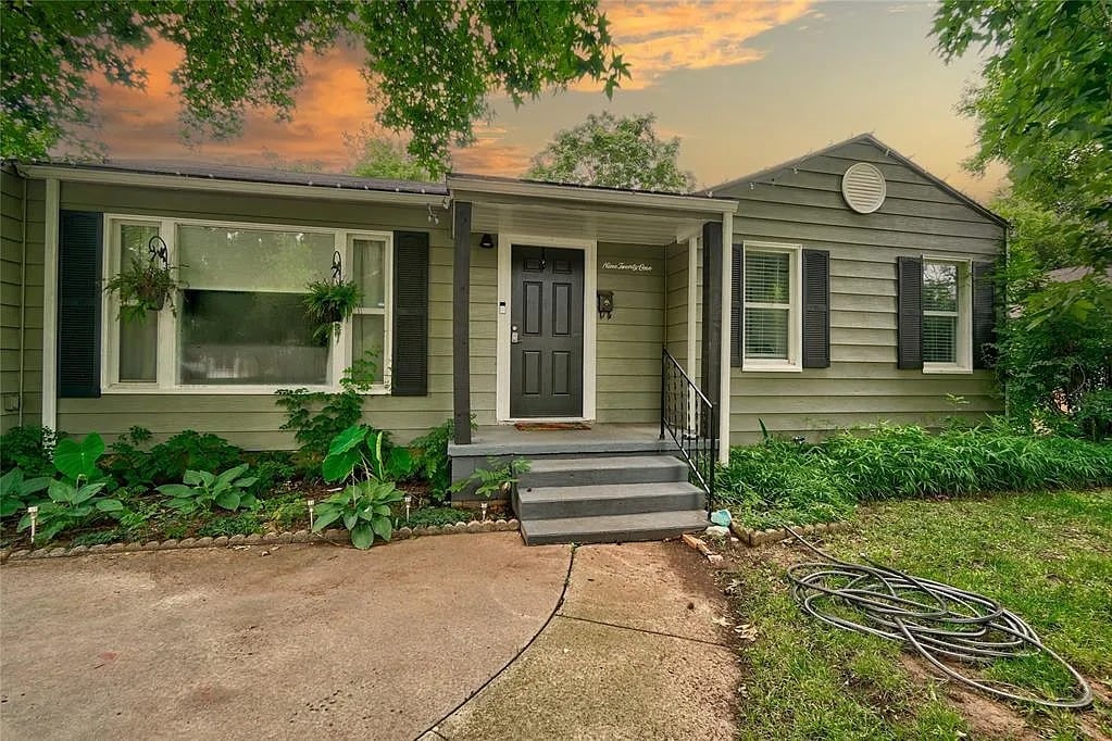 921 W Eufaula St