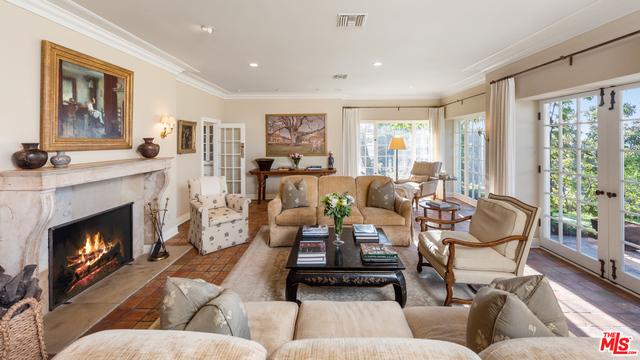 13337 Mulholland DR