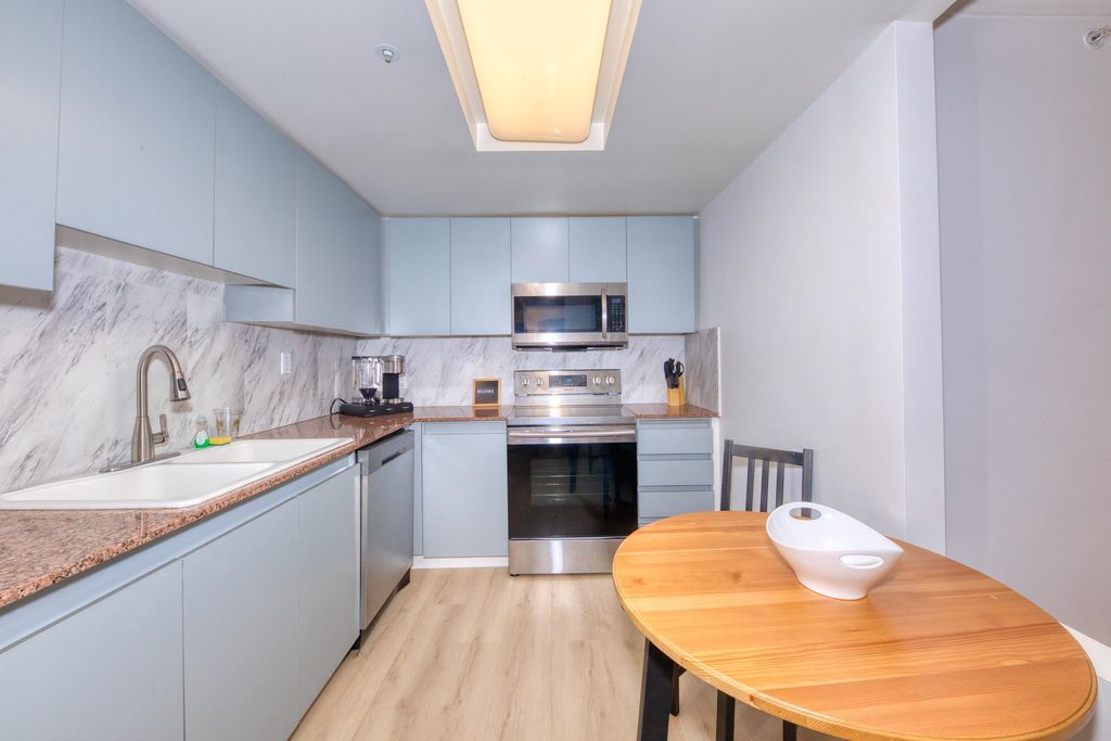 1050 Burrard St, #2303