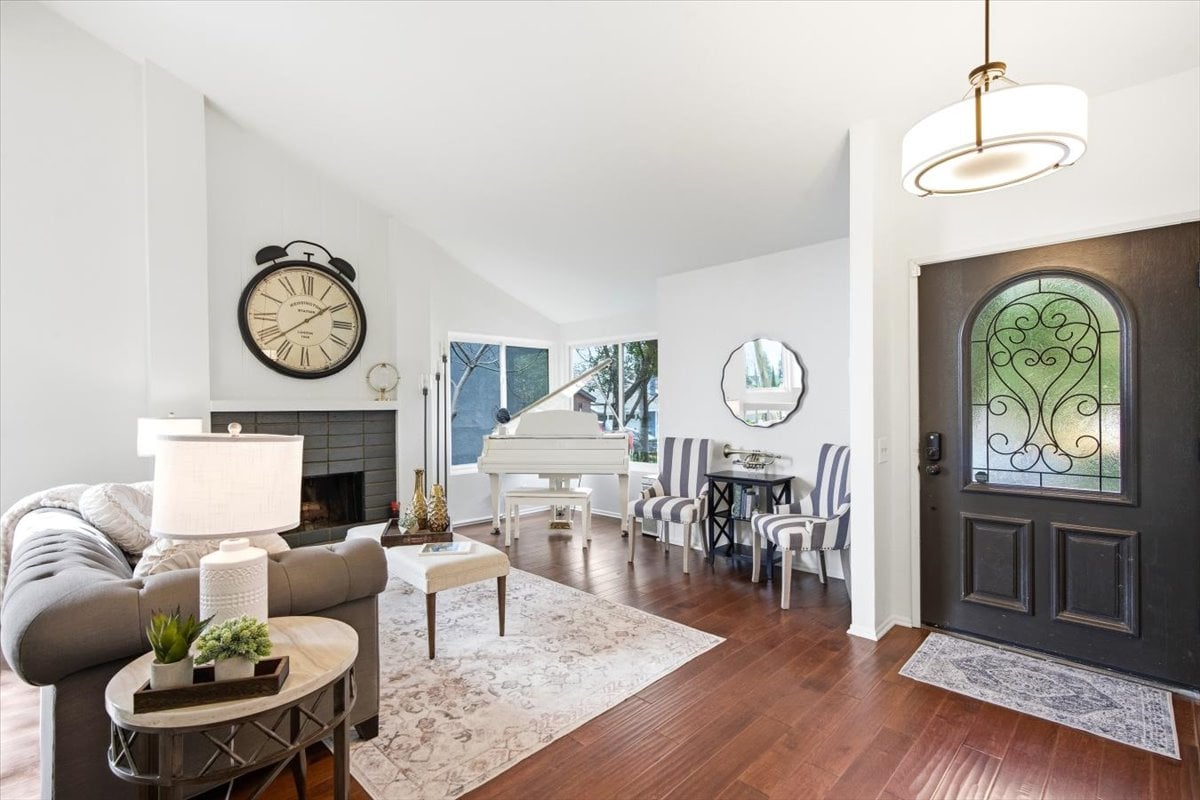 23956 Copenhagen St, Mission Viejo, CA 92691