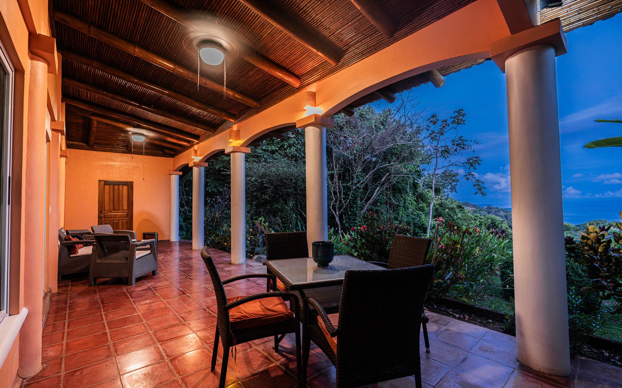 WHALE’S TAIL OCEAN VIEW ESTATE WITH EXTRA LOT 