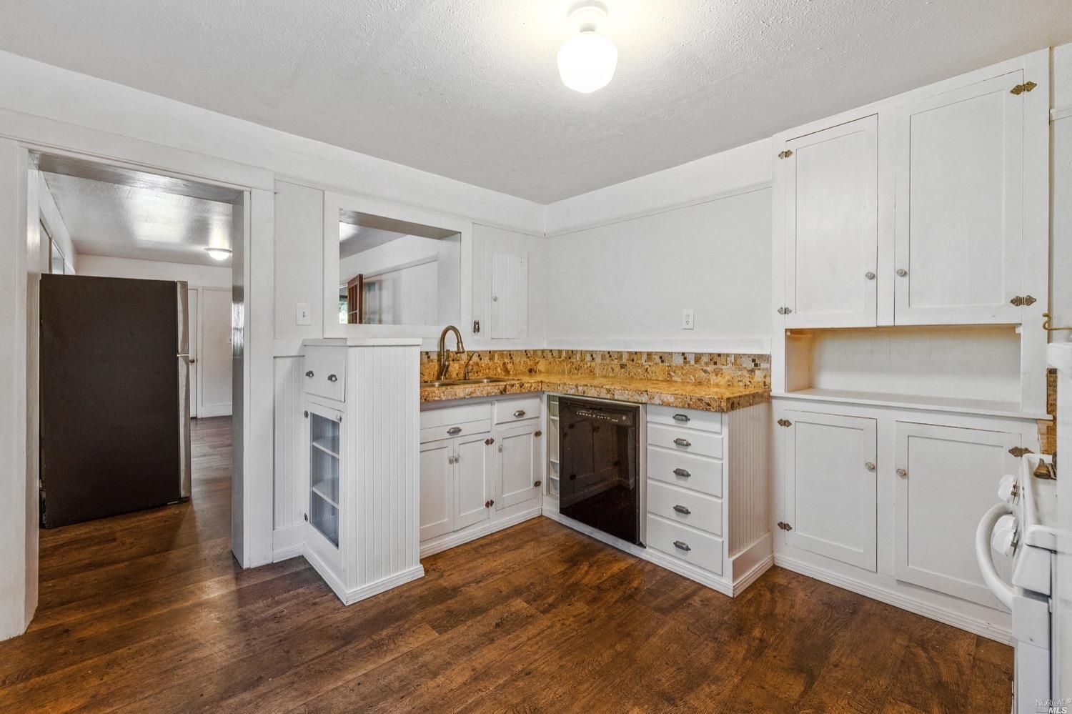 1132 Sir Francis Drake Blvd