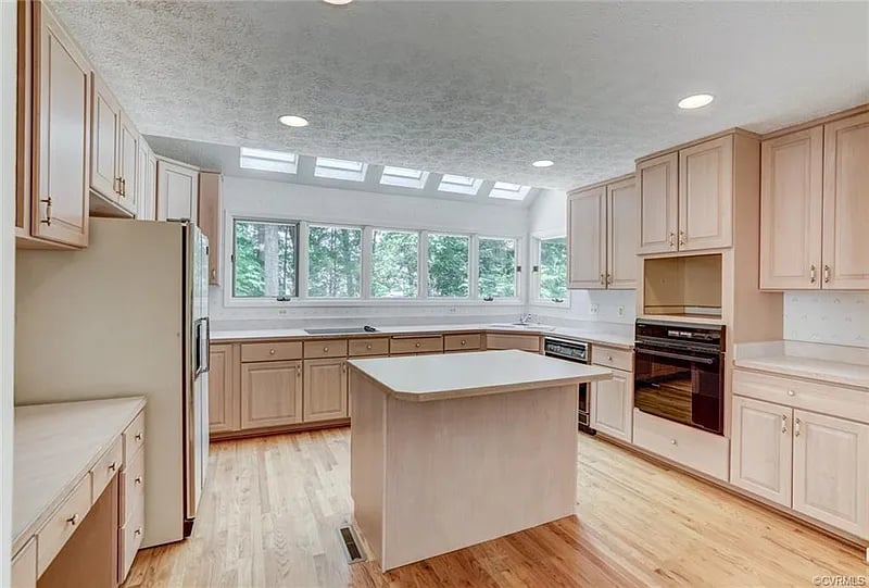 5802 Spinnaker Cove Rd