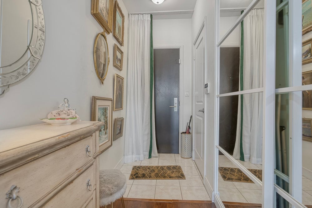 60 Absolute Avenue 1507