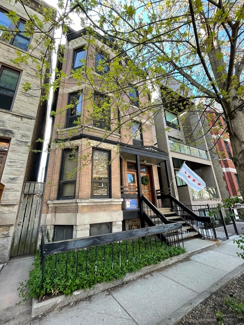 1940 N Sheffield Ave