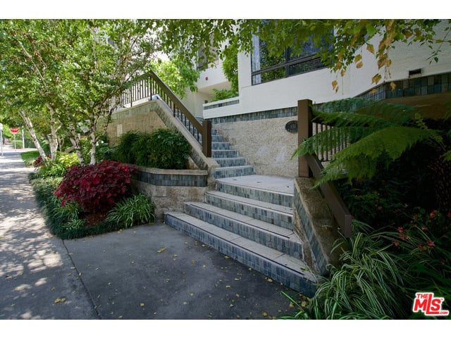 851 N Kings Rd #303