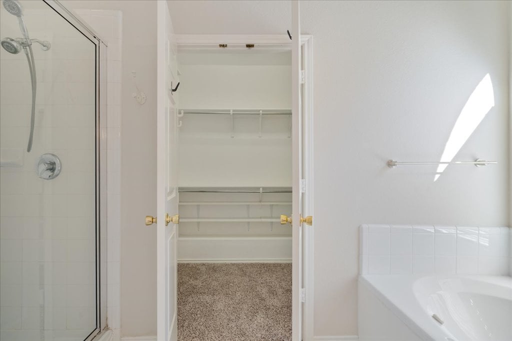 10937 Colonel Winn Loop