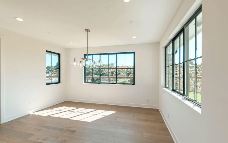 12 Vientos Rd, Camarillo, CA 93010