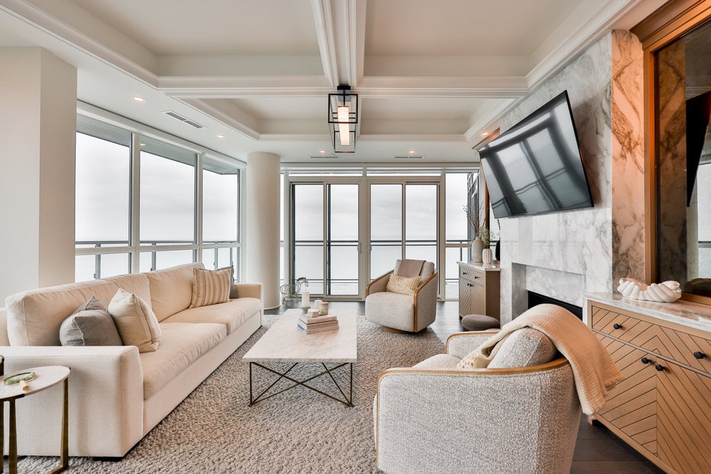 2060 Lakeshore Road #2101