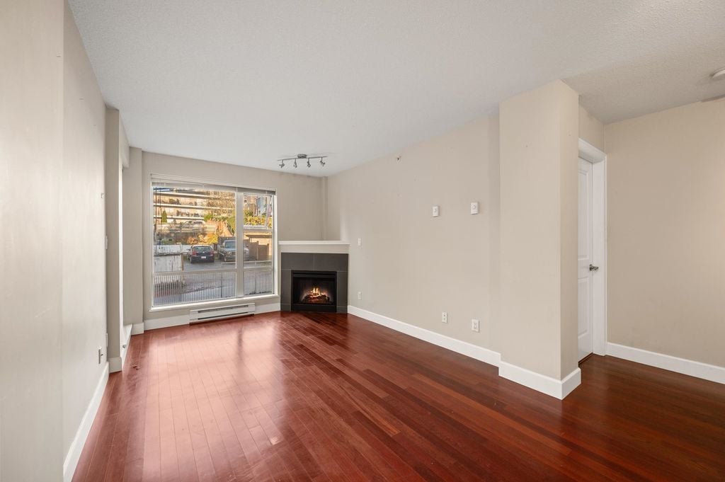 3811 Hastings St, #305