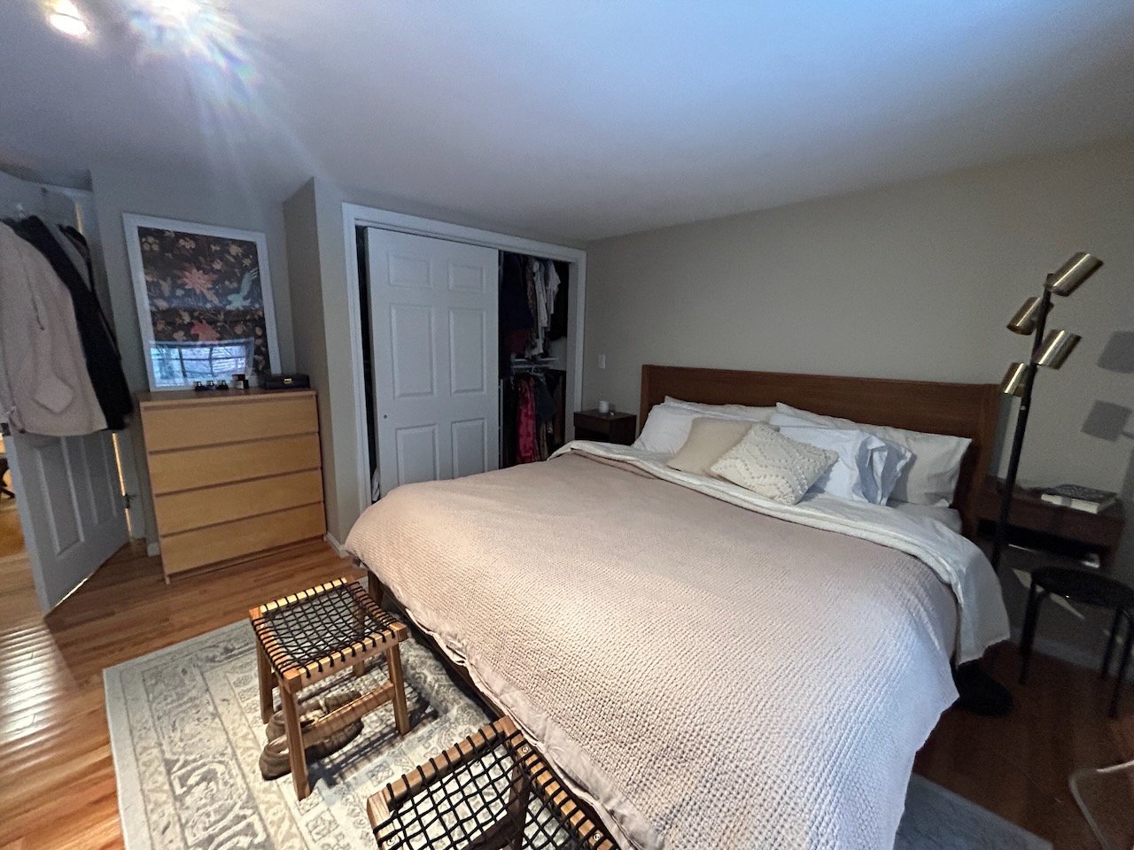 Warren Avenue - Private Entry 1 bed 1 bath w/ Laundry - Pets Negotiable! AVAILABLE MAY 1