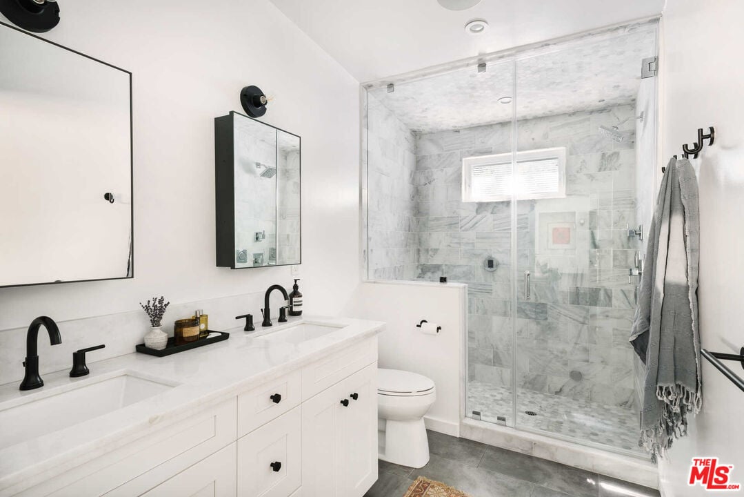 4047 Alta Mesa Dr