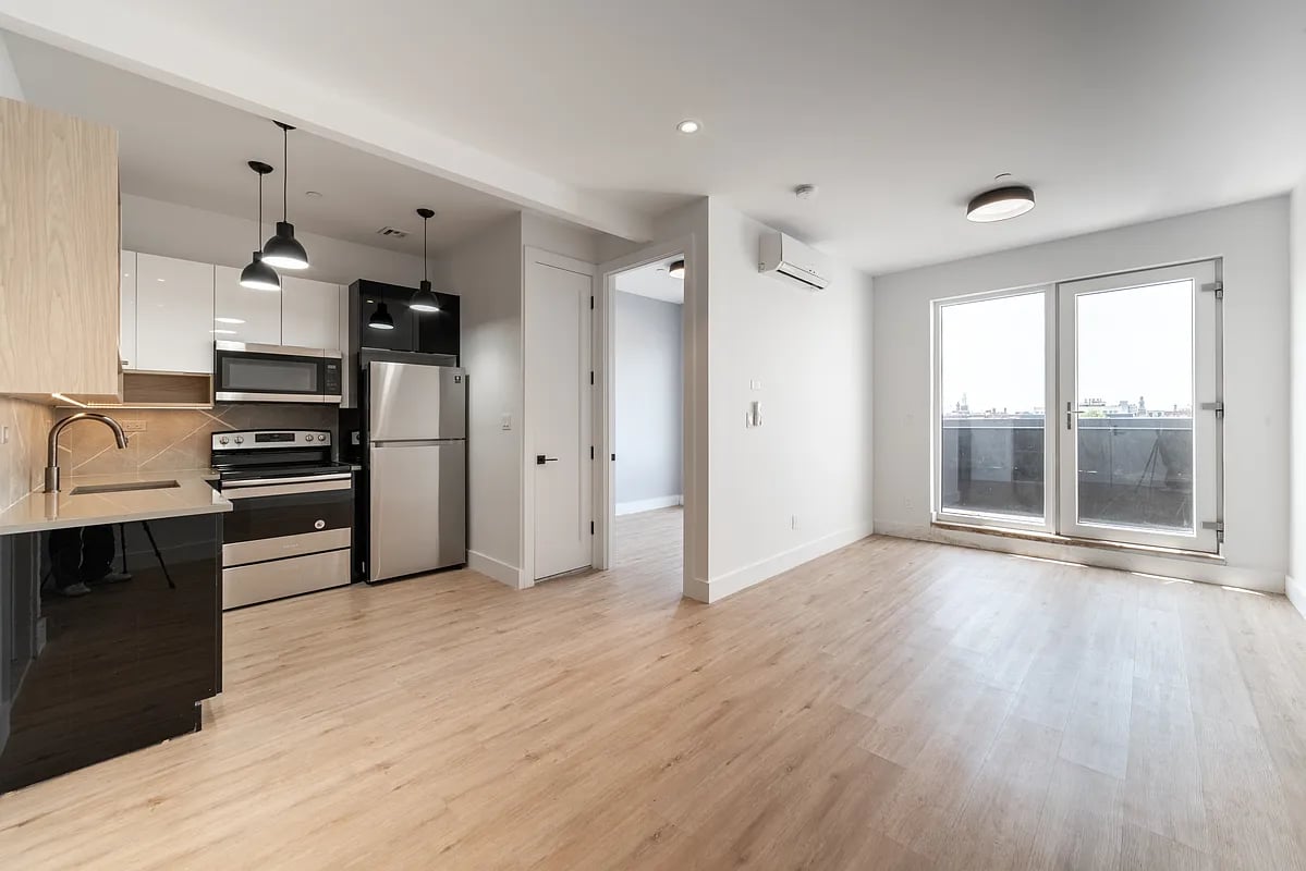 1613 Brooklyn Ave	607