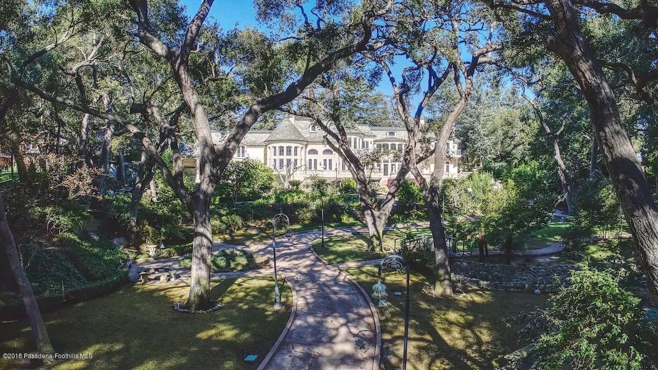 4158 Commonwealth Ave