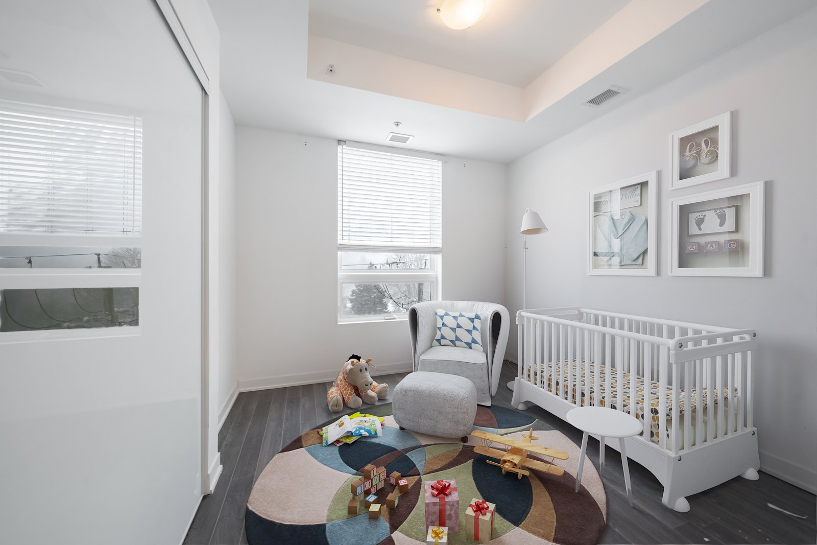 424-3560 St Clair Ave E