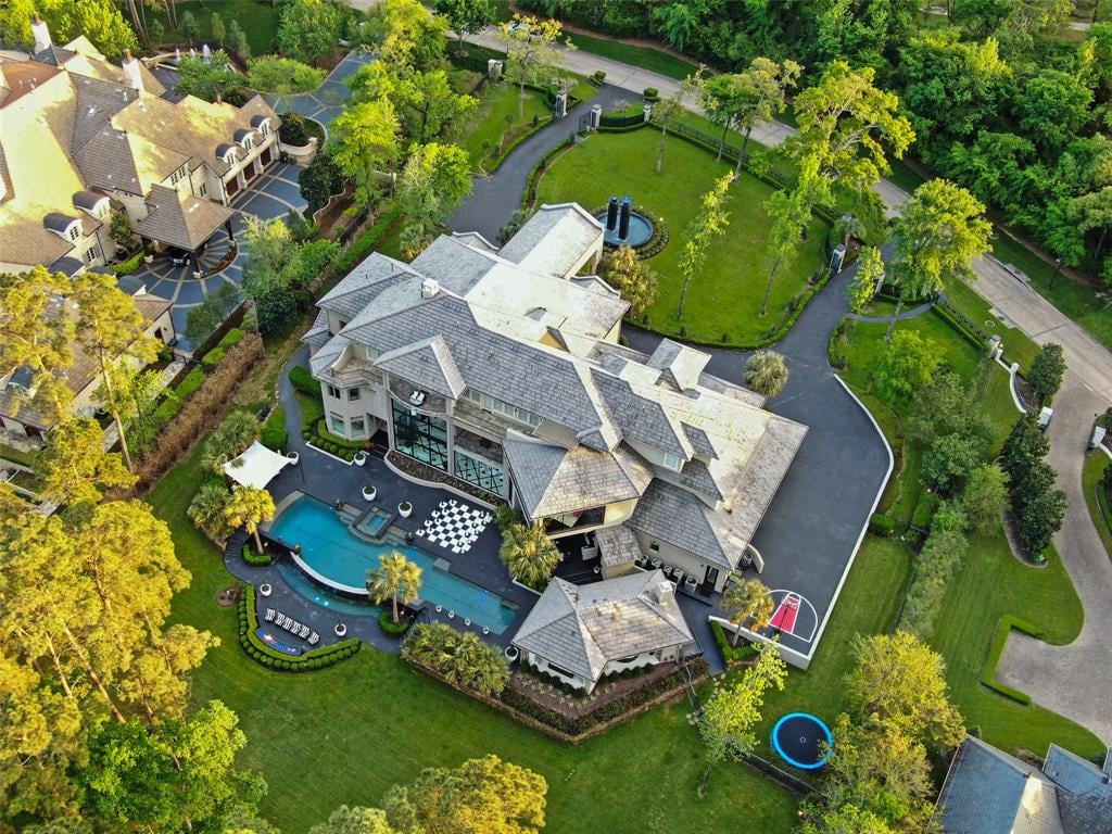 47 Grand Regency Cir