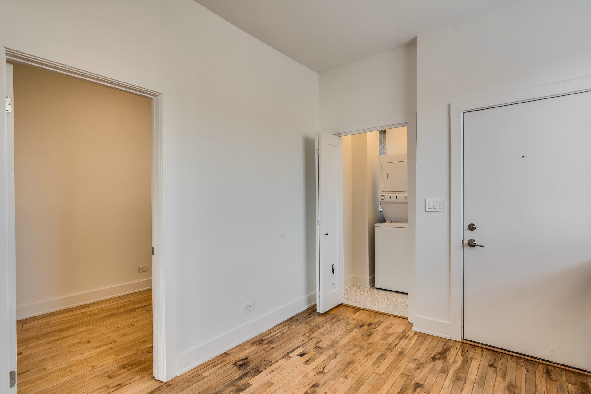 2060 N Damen Avenue #3E