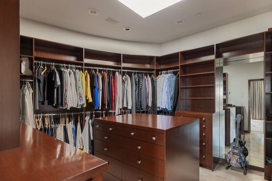 Aria Manor, Sunset Plaza Dr, 90069