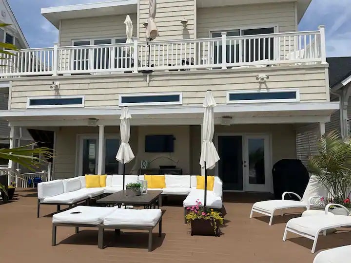 #492 Unbelievable Oceanfront Views Newly Renovated Summer Rental