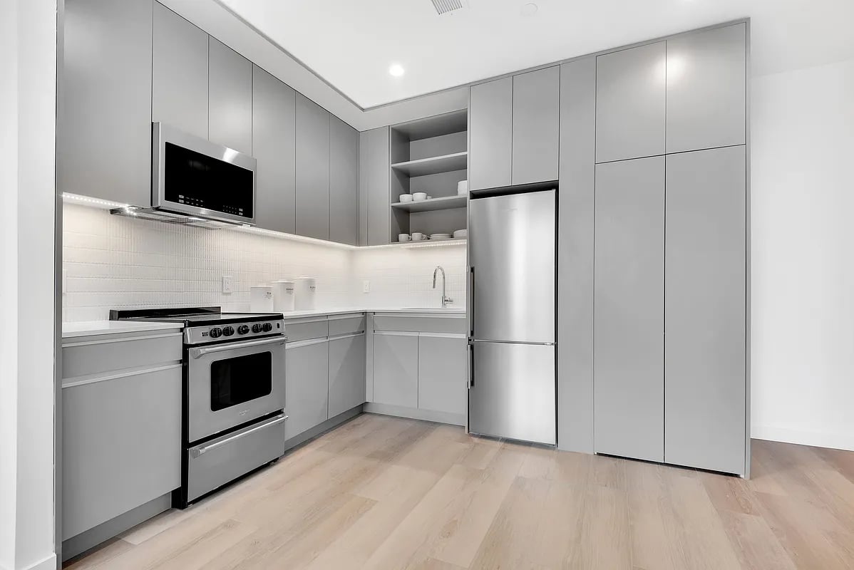 29-17 40th Avenue 711