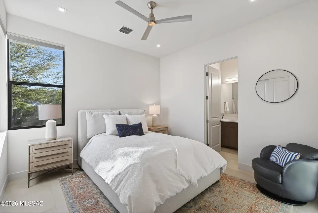 14248 N Hidden Enclave Pl