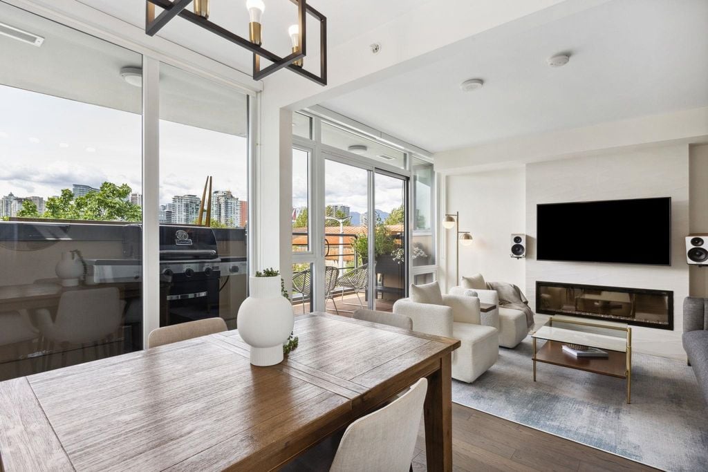 288 W 1st Ave, #311