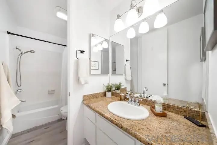 999 N Pacific St, Unit G35