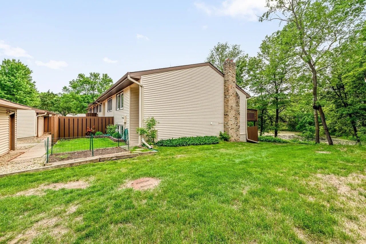 172 River Woods Ln