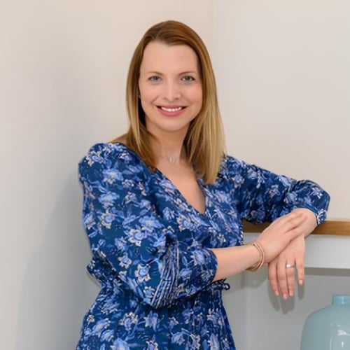 Lindsey Marcus Chicago, IL Real Estate Agent Headshot