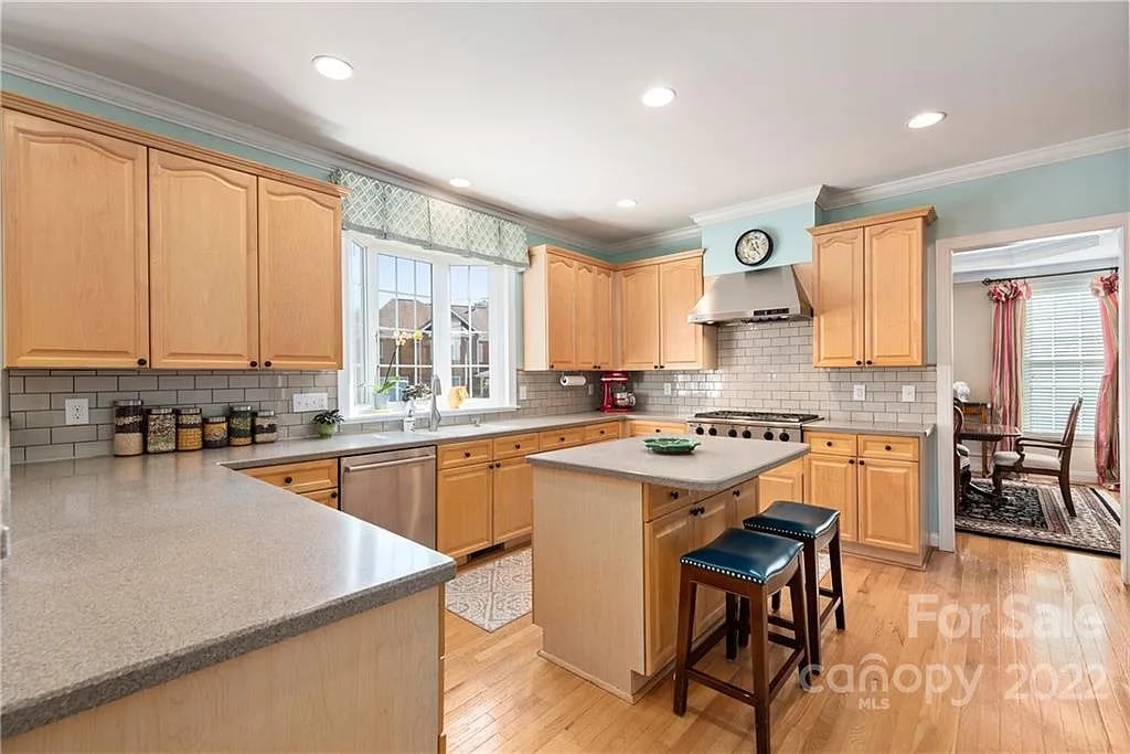 10405 Sundance Ct