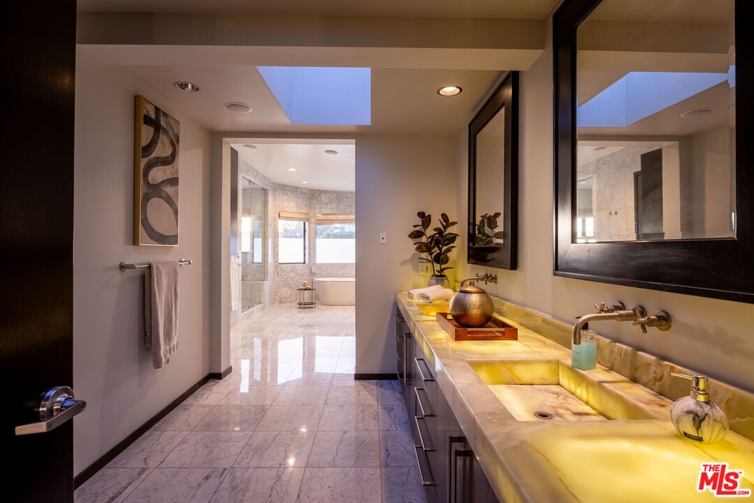 Orion Crest, Devlin Dr, 90069