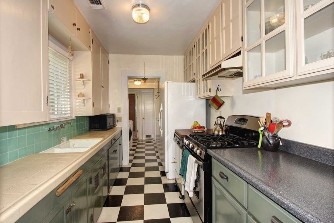 Just Listed! Excellent Location! and Under $300K!