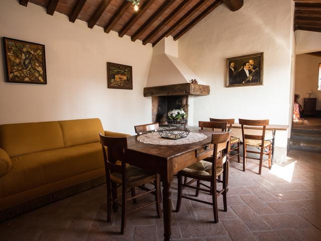 Enchanting Countryside Estate in Arezzo