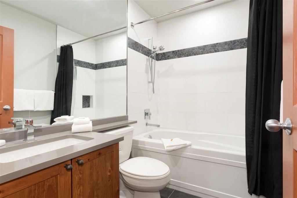 4660 Blackcomb Wy #222
