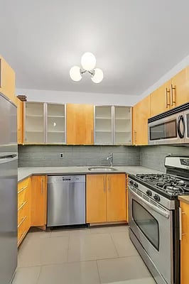 453 West 19th Street #1B