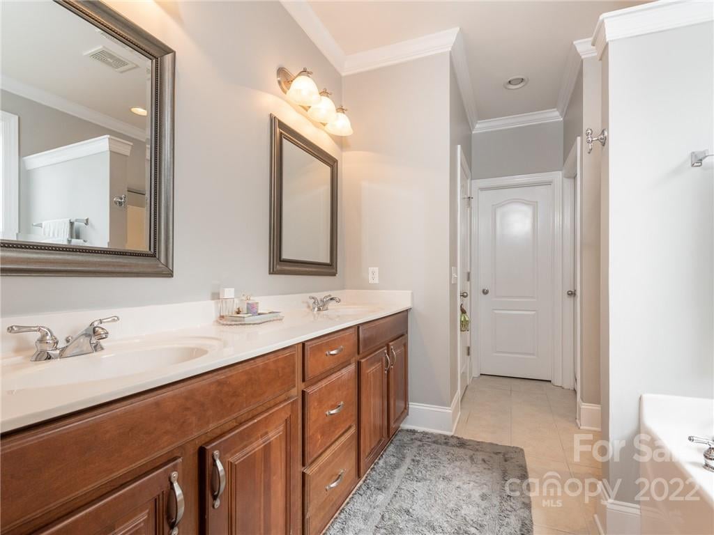 2704 Occaneechi Ct