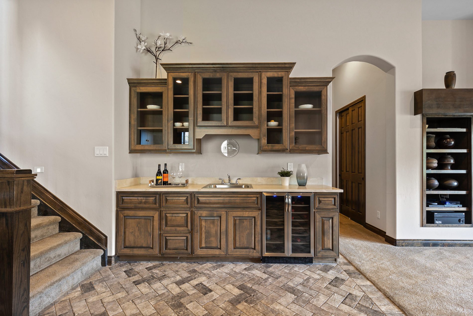 8122 Raphael Lane