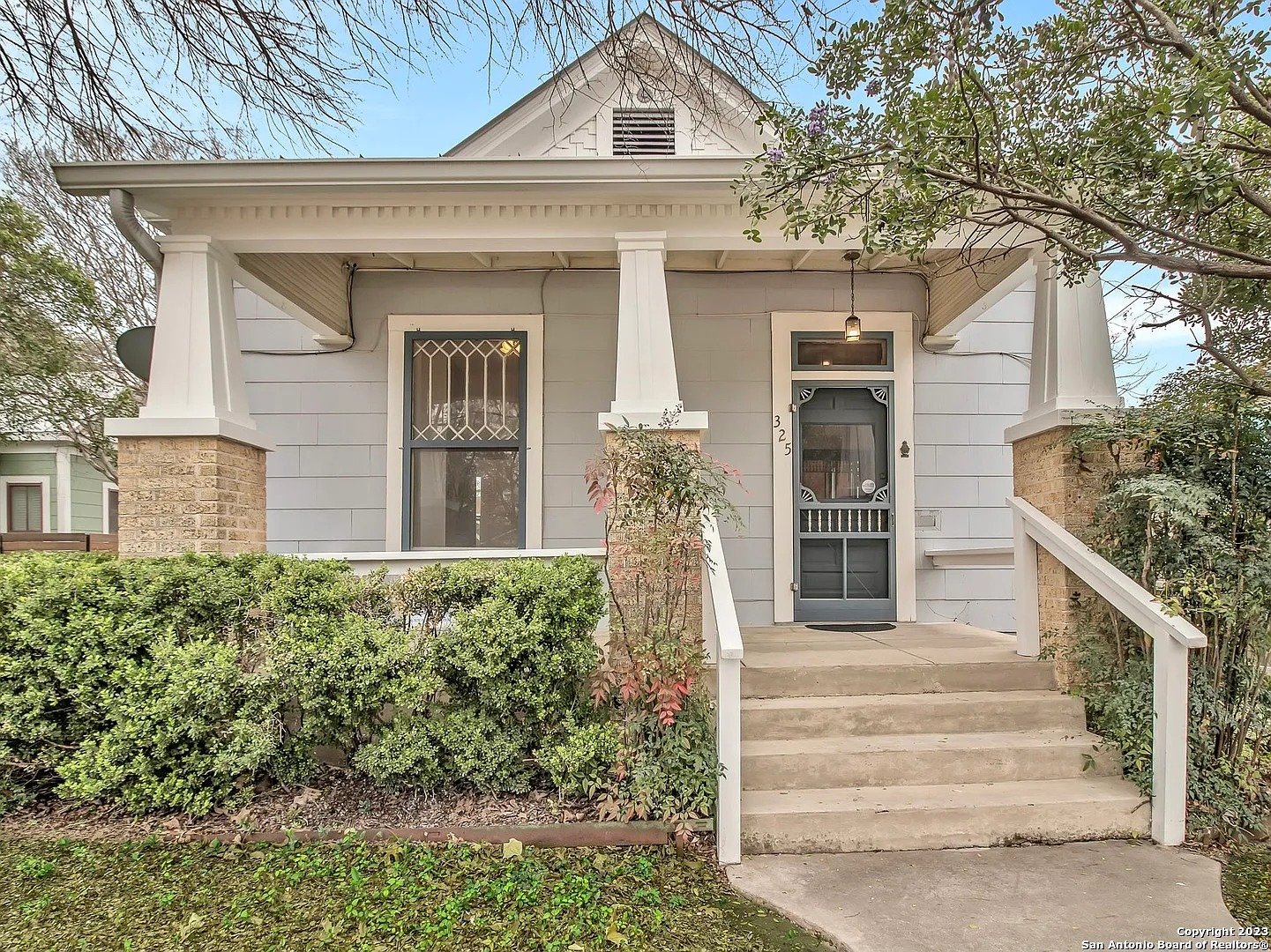 325 Cedar St