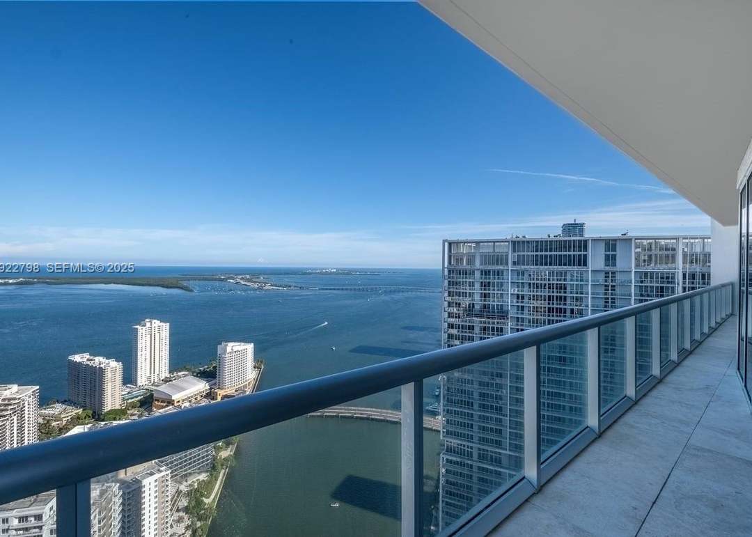 465 Brickell Ave #5701