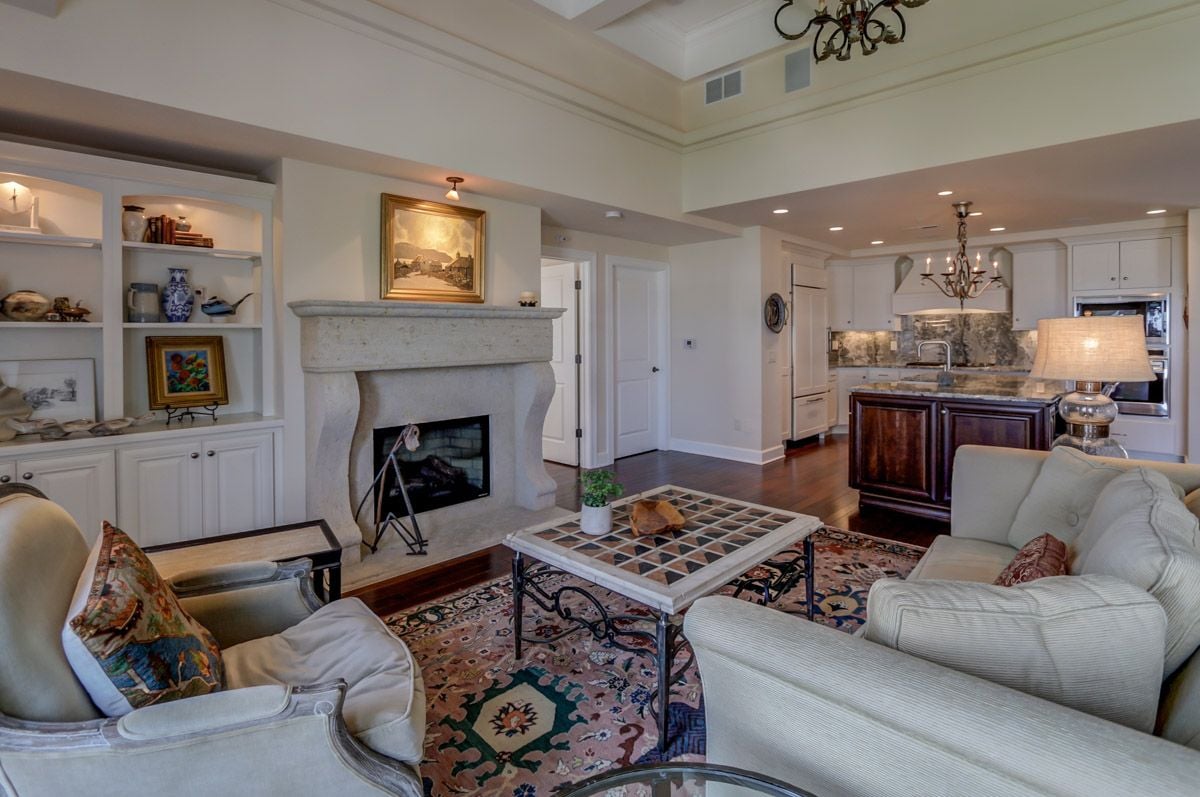 Exclusive Offering: Loraine Penthouse #1007