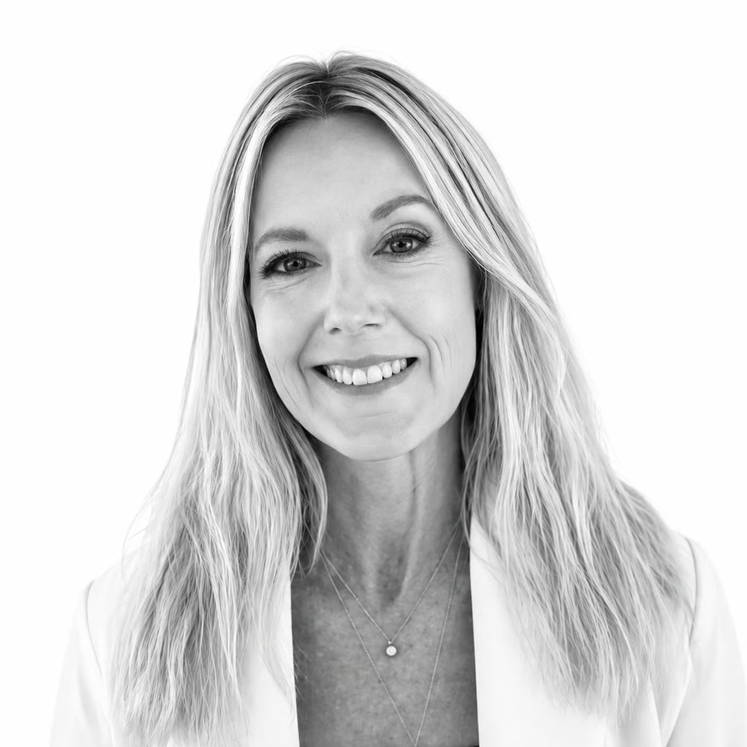 Annette Davis Laguna Beach, CA Real Estate Agent Headshot
