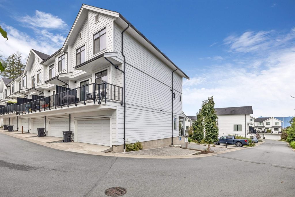 17557 100 Ave, #32