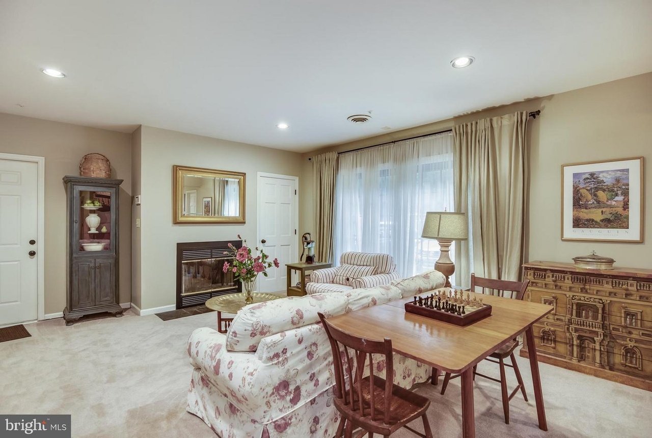 307B Monterey Ave