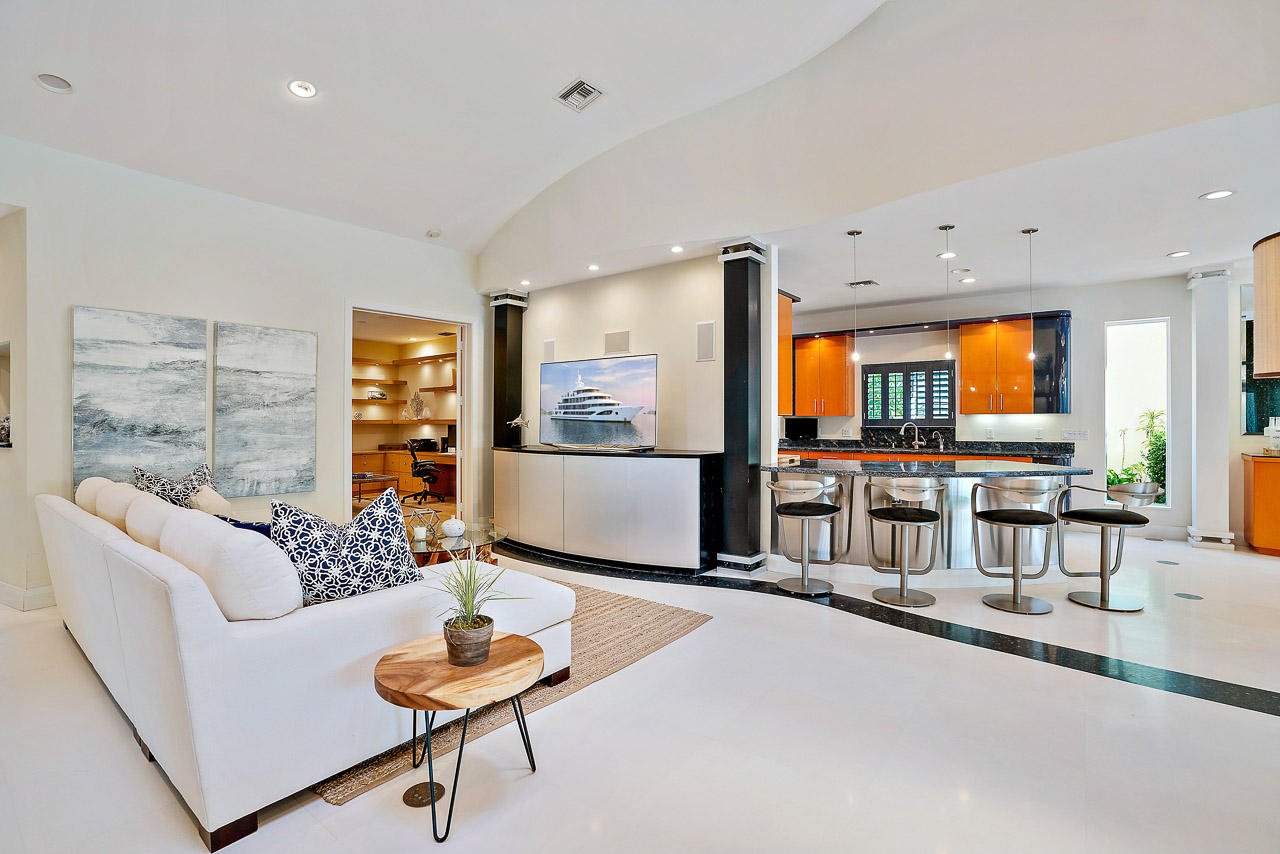 331 Regatta Dr