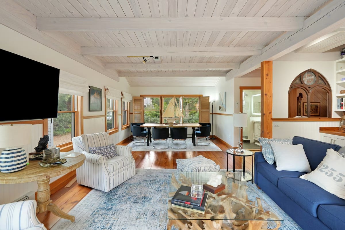 Renovated Oak Bluffs Retreat With Lagoon Access