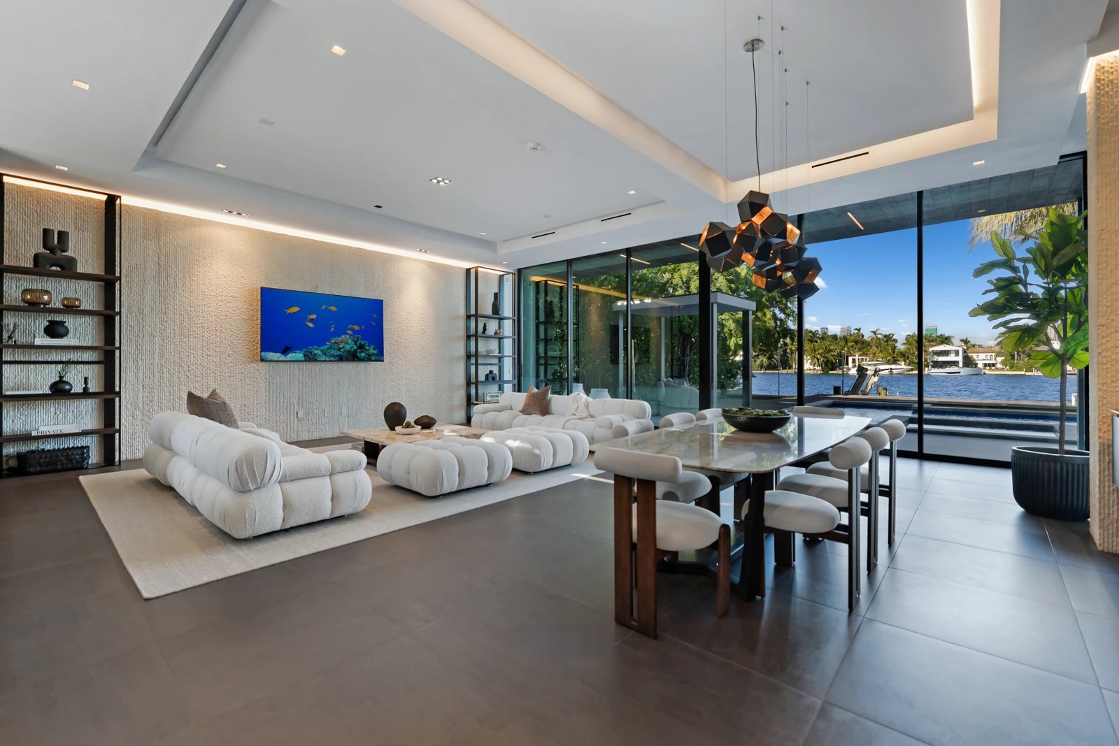 508 W Dilido Dr