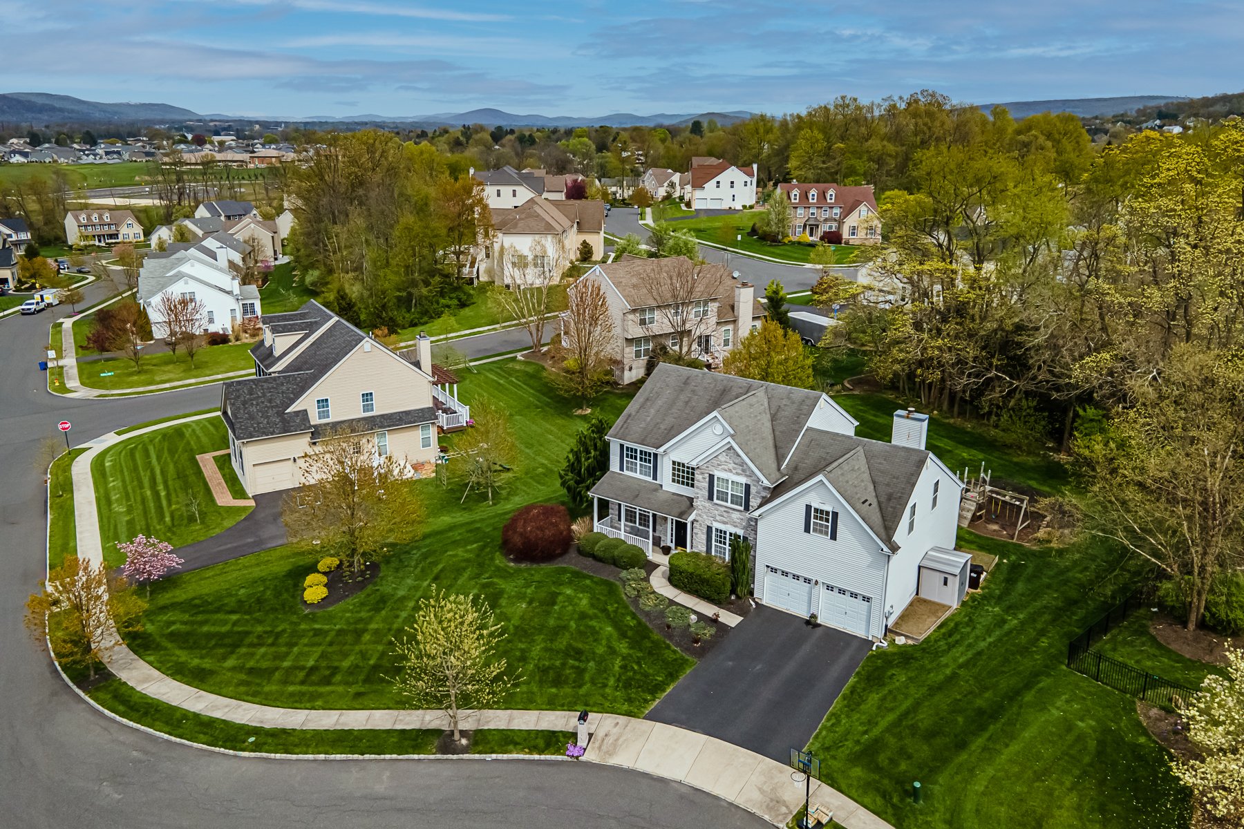 4970 Hycliff Chase