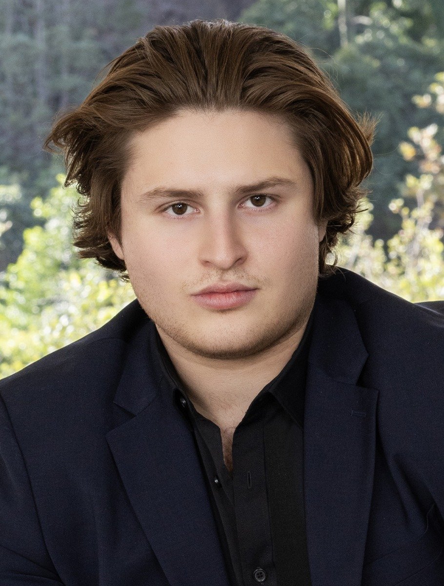 Stefan Sandalis Beverly Hills Real Estate Agent Headshot