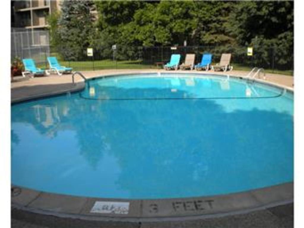 10441 Greenbrier Rd #206
